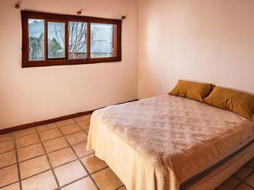 CASA 6 AMBIENTES - BARRIO RESIDENCIAL - EN ESQUINA - EPUYEN - CHUBUT
