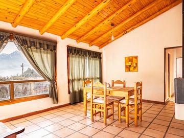 CASA 6 AMBIENTES - BARRIO RESIDENCIAL - EN ESQUINA - EPUYEN - CHUBUT