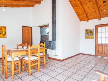 CASA 6 AMBIENTES - BARRIO RESIDENCIAL - EN ESQUINA - EPUYEN - CHUBUT