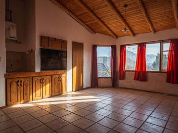 CASA 6 AMBIENTES - BARRIO RESIDENCIAL - EN ESQUINA - EPUYEN - CHUBUT