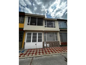 CASA EN VENTA BARRIO LAS VILLAS