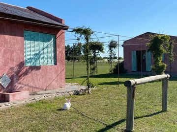 EXCELENTE CASA SOBRE CHACRA DE 5 Has en el Chaja