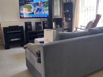 Impecable duplex de 3 ambientes con cochera y patio en Temperley