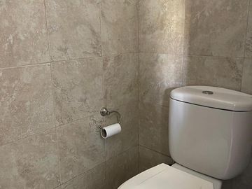 Impecable duplex de 3 ambientes con cochera y patio en Temperley