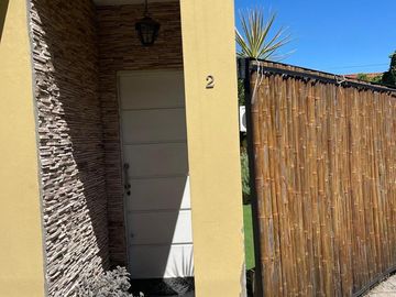 Impecable duplex de 3 ambientes con cochera y patio en Temperley
