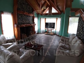 VENTA Casa Ph 5 amb 170 m2  lote 1000 m2 Rio Minero y Rio Malleo Bº Tres Cerros Villa la Angostura