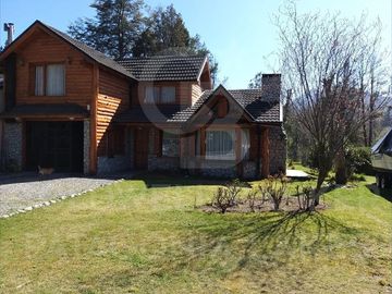 VENTA Casa Ph 5 amb 170 m2  lote 1000 m2 Rio Minero y Rio Malleo Bº Tres Cerros Villa la Angostura