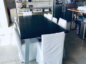Extraordinario departamento con pileta y dos cocheras en Barrio Parque