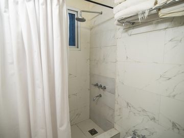 VENTA DEPARTAMENTO 3 AMB. CON COCHERA Y SEGURIDAD 24 HS