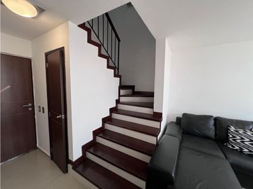 CASA EN VENTA EL INGENIO CJTO CERRADO ⬆2 NIVELES 156M2 🛌4🚽3 🚘2P