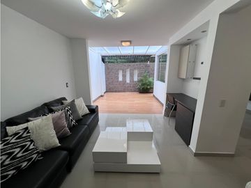 CASA EN VENTA EL INGENIO CJTO CERRADO ⬆2 NIVELES 156M2 🛌4🚽3 🚘2P