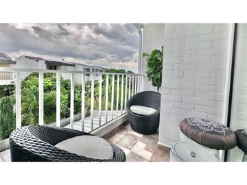 SE VENDE CASA DE DOS NIVELES CON JACUZZI EN EL CASTILLO JAMUNDI