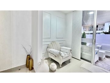 SE VENDE CASA DE DOS NIVELES CON JACUZZI EN EL CASTILLO JAMUNDI