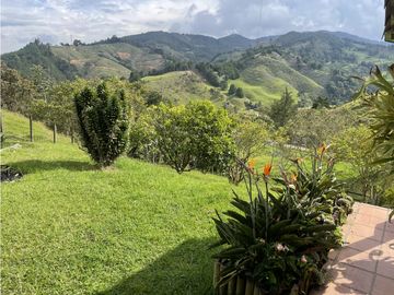 Venta de Finca en El Retiro, Antioquia | Con caballerizas