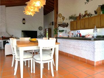Venta de Finca en El Retiro, Antioquia | Con caballerizas