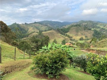 Venta de Finca en El Retiro, Antioquia | Con caballerizas