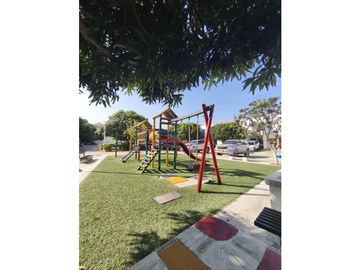 Venta de casa esquinera en conjunto cerrado-NLl