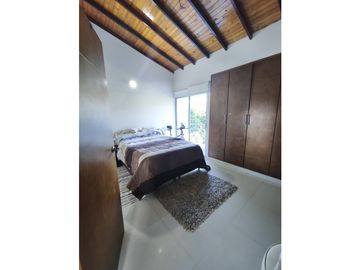 Venta de casa esquinera en conjunto cerrado-NLl