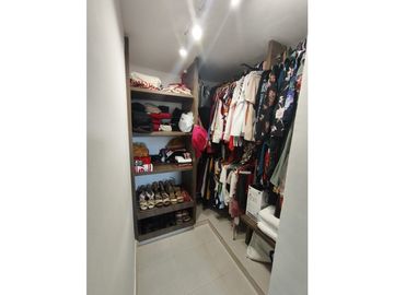 Venta de casa esquinera en conjunto cerrado-NLl