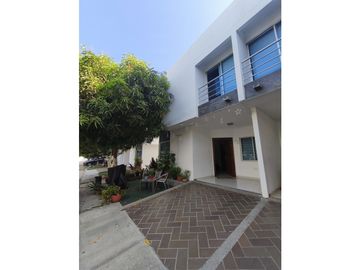 Venta de casa esquinera en conjunto cerrado-NLl