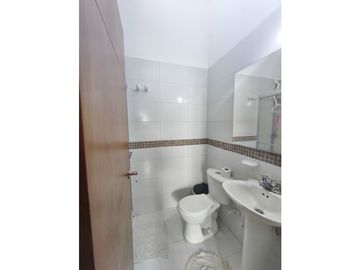 Venta de casa esquinera en conjunto cerrado-NLl