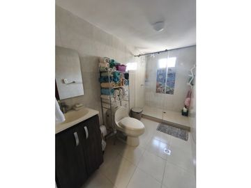 Venta de casa esquinera en conjunto cerrado-NLl