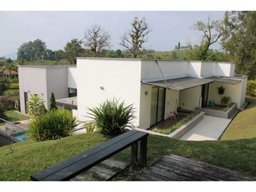 Casa campestre en condominio para la venta en la Via Armenia, Pereira
