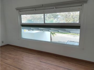 EXCLUSIVA RESIDENCIA EN PRADO LARGO, CON BUENOS ACABADOS
