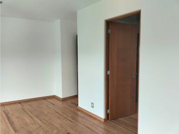 EXCLUSIVA RESIDENCIA EN PRADO LARGO, CON BUENOS ACABADOS