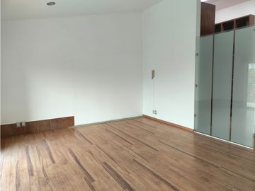EXCLUSIVA RESIDENCIA EN PRADO LARGO, CON BUENOS ACABADOS