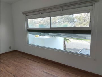 EXCLUSIVA RESIDENCIA EN PRADO LARGO, CON BUENOS ACABADOS