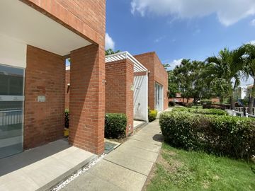 Exclusiva Casa Campestre Remodelada En Venta En Robles Del Castillo - Jamundi