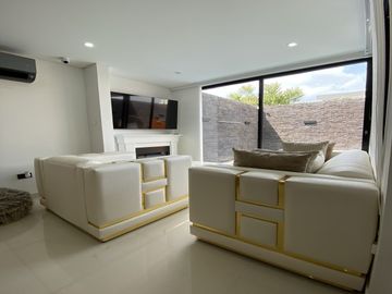 Exclusiva Casa Campestre Remodelada En Venta En Robles Del Castillo - Jamundi