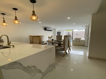 Exclusiva Casa Campestre Remodelada En Venta En Robles Del Castillo - Jamundi