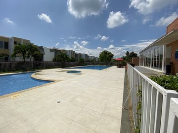 Exclusiva Casa Campestre Remodelada En Venta En Robles Del Castillo - Jamundi