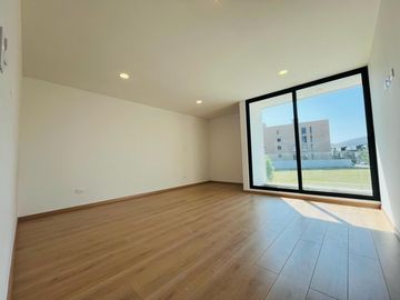 Casa en  venta con 4 recamaras en Parque Veracruz Lomas de Angelopolis