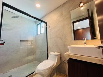 Casa en  venta con 4 recamaras en Parque Veracruz Lomas de Angelopolis