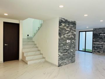 Casa en  venta con 4 recamaras en Parque Veracruz Lomas de Angelopolis