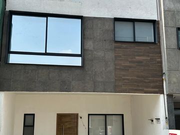 Casa - Residencial Lago Esmeralda