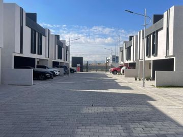 Casa Nueva en venta en San Andrés Cholula , Puebla.