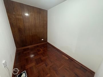 Alquiler de departamento de 1 dormitorio más estudio en San Isidro