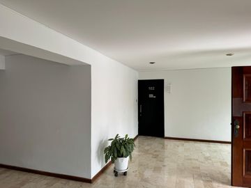 Alquiler de departamento de 1 dormitorio más estudio en San Isidro