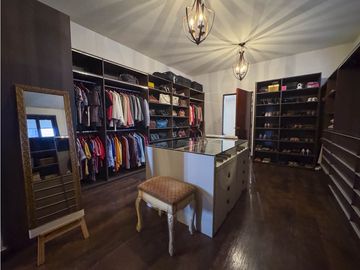 VENDO CASA EN EMBASSY CLUB