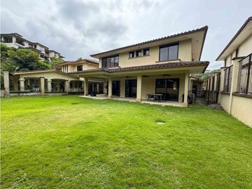 VENDO CASA EN EMBASSY CLUB