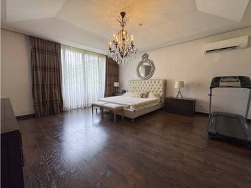 VENDO CASA EN EMBASSY CLUB