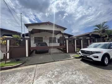 CASA EN VENTA BRISAS DEL GOLF