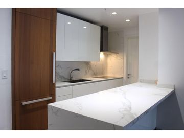 Hermoso Yoo modelo J tipo Loft en Ave. Balboa