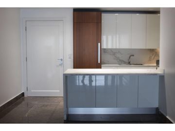 Hermoso Yoo modelo J tipo Loft en Ave. Balboa