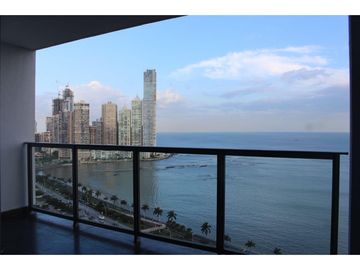 Hermoso Yoo modelo J tipo Loft en Ave. Balboa