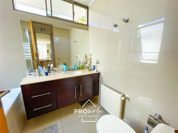 Casa en Venta en Onofre Jarpa y Carlos Vildosola /En Condominio excelente estado
